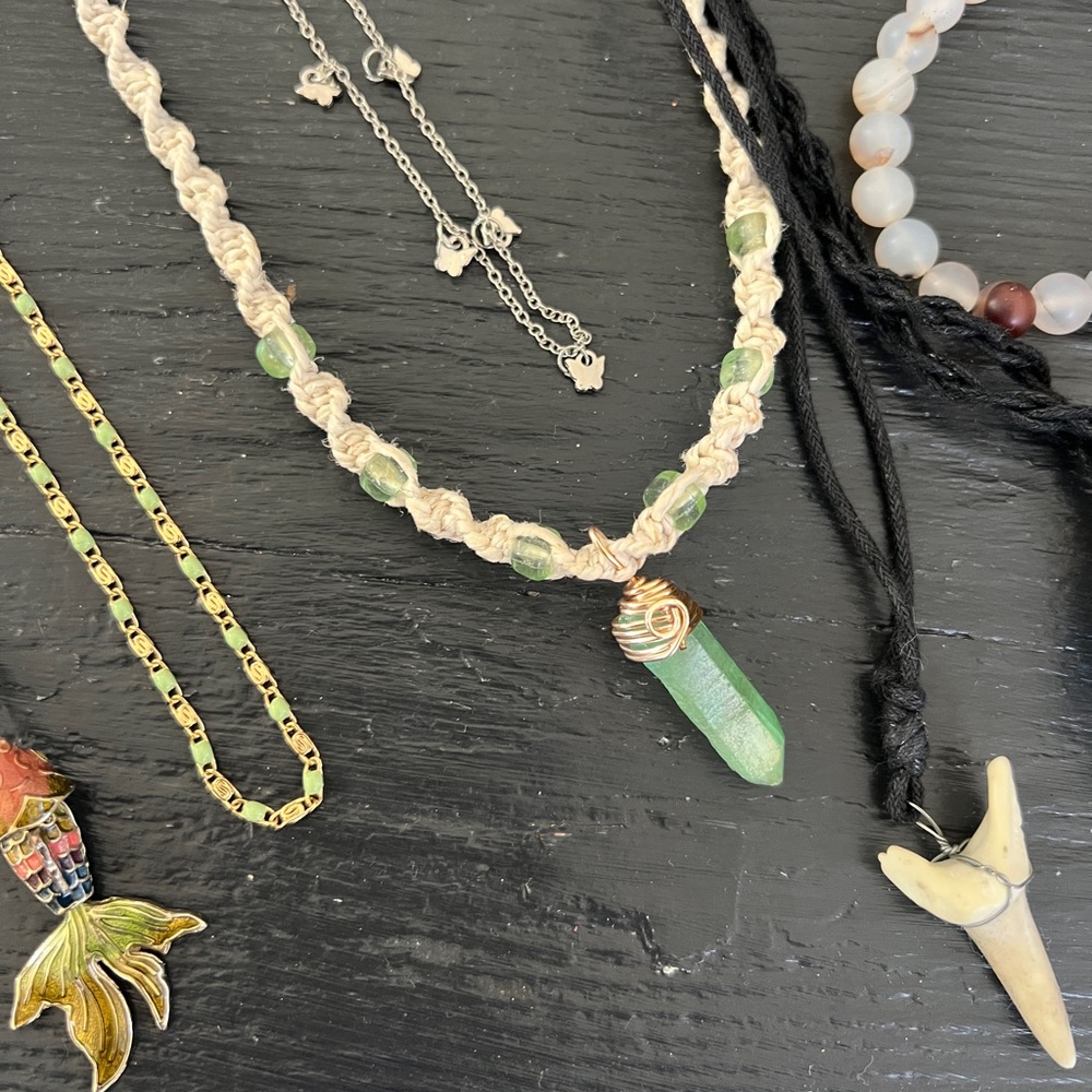 *Stones, Metal, & Beads 14 Pc. Miscellaneous Charm, Bracelet & Necklace Lot - Picture 8 of 16